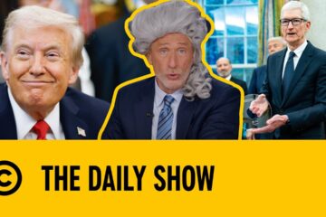 Apple CEO Tim Cook Showers Donald Trump With Gifts Apple CEO Tim Cook Showers Donald Trump With Gifts